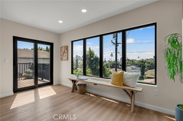 Detail Gallery Image 15 of 31 For 5309 Maymont, Los Angeles,  CA 90043 - 3 Beds | 2 Baths