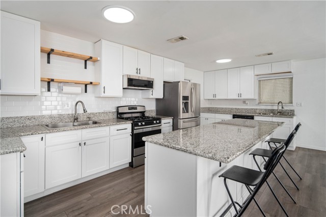 Detail Gallery Image 13 of 37 For 7881 Fernwood, California City,  CA 93505 - 3 Beds | 2 Baths