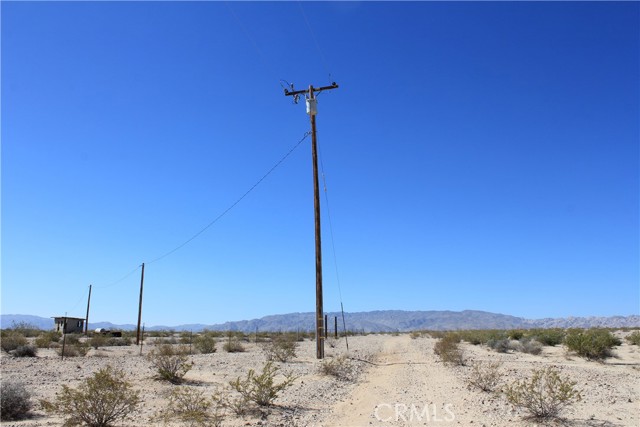 Detail Gallery Image 4 of 20 For 707 Desert Heights Rd, Twentynine Palms,  CA 92277 - – Beds | – Baths