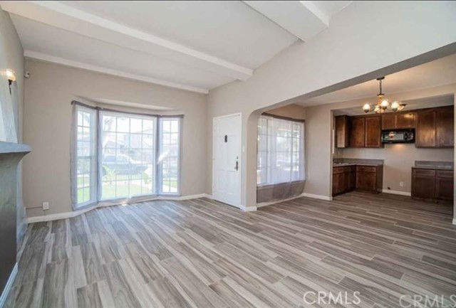 Detail Gallery Image 4 of 18 For 636 W 107th, Los Angeles,  CA 90044 - 3 Beds | 2 Baths