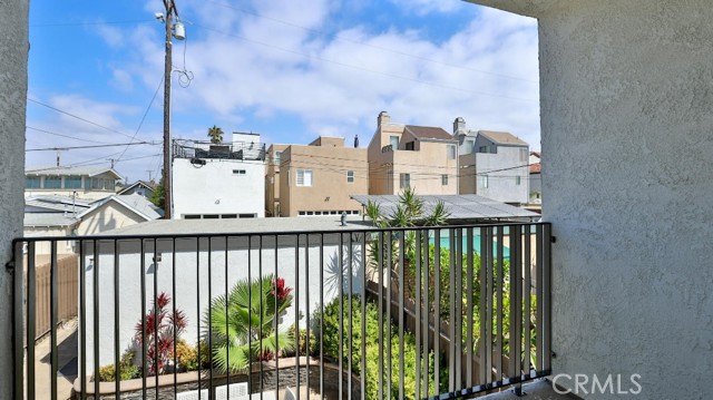 Detail Gallery Image 35 of 52 For 203 Frankfort Ave, Huntington Beach,  CA 92648 - 3 Beds | 2/1 Baths