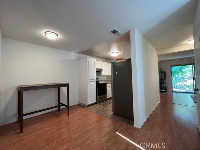 Detail Gallery Image 3 of 7 For 2410 N Towne Ave #53,  Pomona,  CA 91767 - 2 Beds | 2 Baths