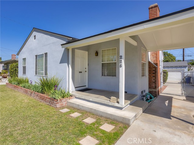 Detail Gallery Image 5 of 45 For 228 N Beachwood Dr, Burbank,  CA 91506 - 3 Beds | 1 Baths