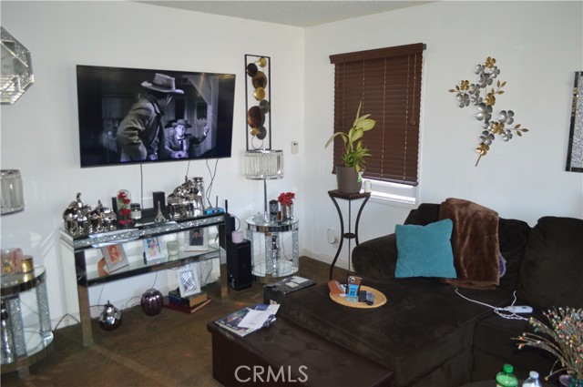 Detail Gallery Image 5 of 14 For 1310 Poindexter St, Los Angeles,  CA 90044 - 3 Beds | 2 Baths