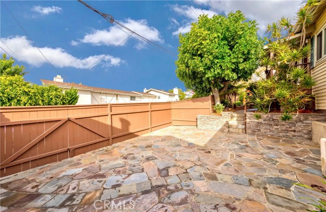 2000 Nelson Avenue, Redondo Beach, California 90278, 3 Bedrooms Bedrooms, ,1 BathroomBathrooms,Residential,For Sale,Nelson,PW24233592