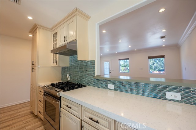 Detail Gallery Image 5 of 24 For 10930 Oro Vista Ave, Sunland,  CA 91040 - 3 Beds | 2 Baths