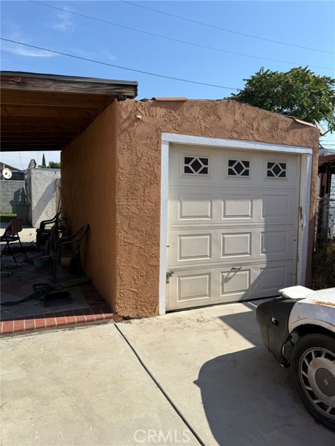 1229 E 89th Street, Los Angeles CA: https://media.crmls.org/medias/28dc43fd-f877-4f01-9da5-2edaa66ce806.jpg