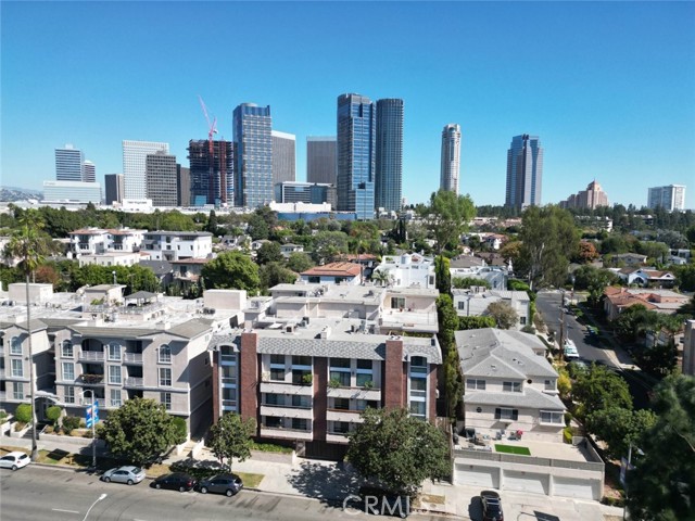 Detail Gallery Image 4 of 35 For 1854 S Beverly Glen Bld #204,  –,  CA 90025 - 2 Beds | 2 Baths