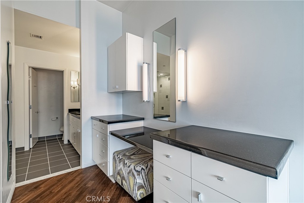 1100 Wilshire Boulevard 3106