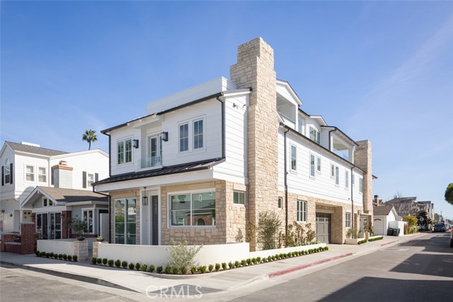 Detail Gallery Image 2 of 65 For 400 40th Street, Newport Beach,  CA 92663 - 7 Beds | 6/2 Baths