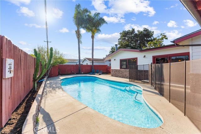 Detail Gallery Image 38 of 39 For 1944 W Lullaby Ln, Anaheim,  CA 92804 - 3 Beds | 2/1 Baths