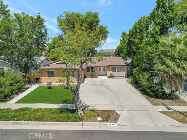 24017 Sylvan Street, Woodland Hills CA: https://media.crmls.org/medias/28df95af-0a4e-434a-903b-2977c2a0c6e5.jpg