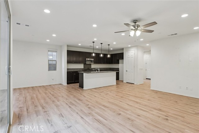 Detail Gallery Image 8 of 51 For 5313 Teramo, Fontana,  CA 92336 - 3 Beds | 2/1 Baths