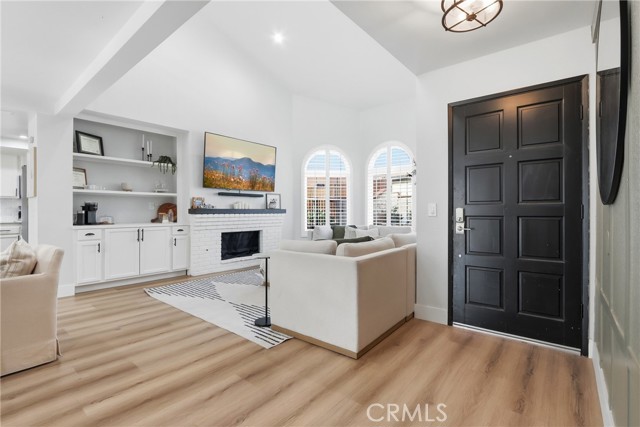 Detail Gallery Image 3 of 49 For 29161 Corales, Canyon Country,  CA 91387 - 3 Beds | 3 Baths