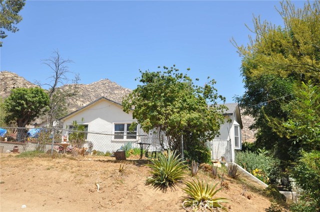 2090 Mt Vernon Avenue, Riverside CA: https://media.crmls.org/medias/28e09cf2-6e12-4046-8e53-8a2d54f6e106.jpg