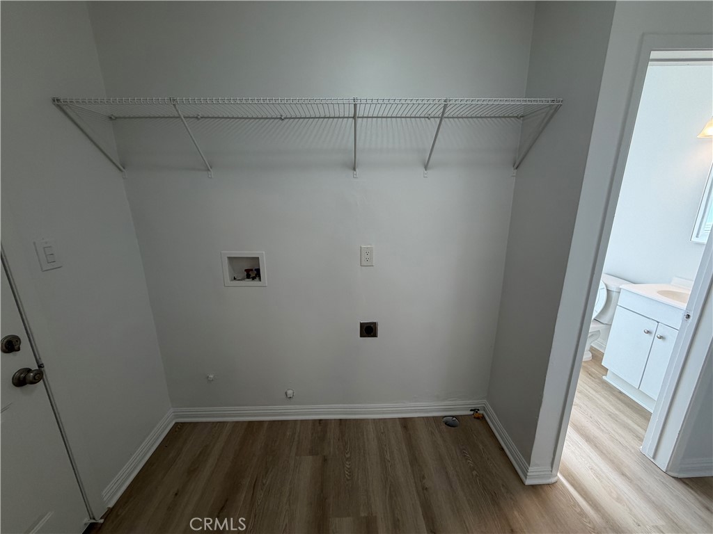 https://media.crmls.org/medias/28e102ba-03b3-4126-9e98-329f99b24d51.jpg?preset=X-Large