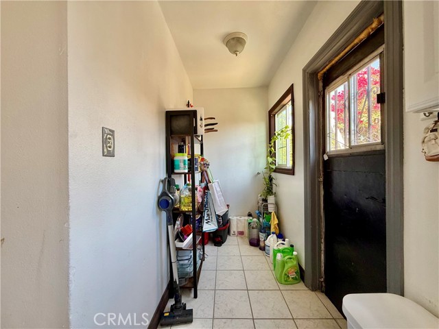 Detail Gallery Image 13 of 18 For 739 W 5th, Azusa,  CA 91702 - 2 Beds | 1 Baths