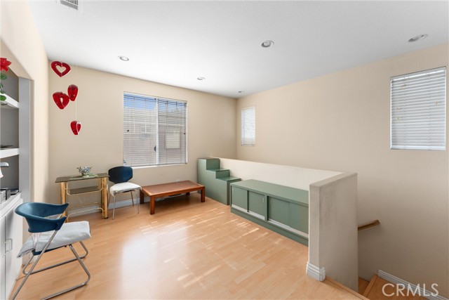 Detail Gallery Image 9 of 23 For 1972 W Blue Violet Ct, Anaheim,  CA 92801 - 2 Beds | 2/1 Baths