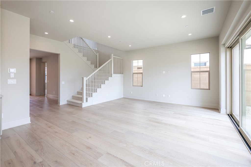 MLS #OC25097216 image #1