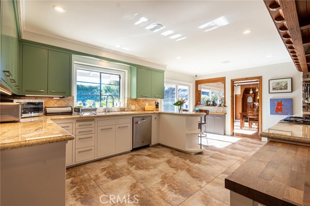 Detail Gallery Image 17 of 36 For 17928 Sunburst St, –,  CA 91325 - 3 Beds | 3 Baths