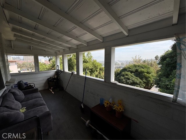 Detail Gallery Image 19 of 31 For 1566 Rollins Dr, Los Angeles,  CA 90063 - 6 Beds | 2 Baths