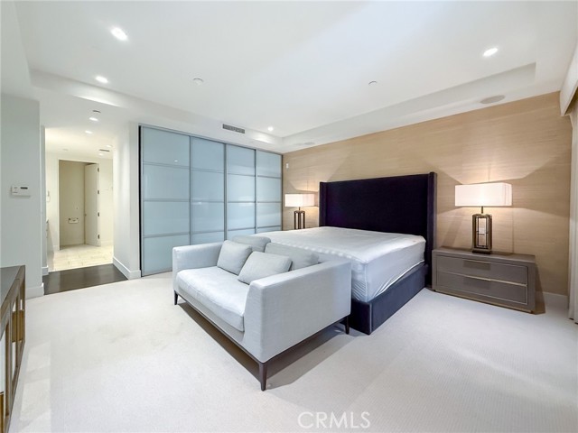443 N Palm Drive, Beverly Hills CA: https://media.crmls.org/medias/28e37cc5-fa1d-4824-b116-a425ecbc3495.jpg