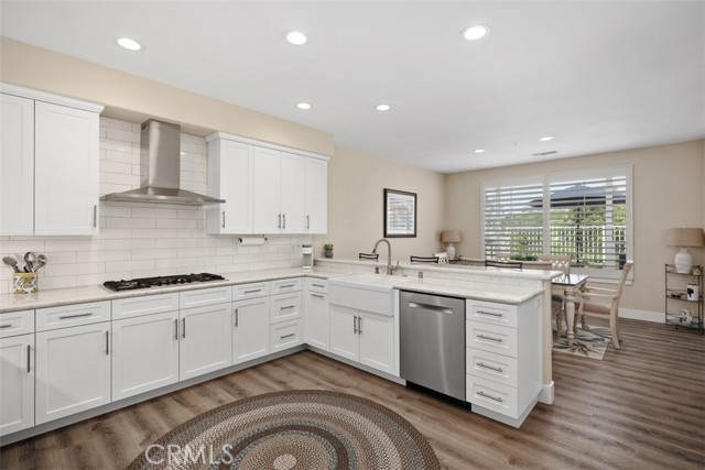 64 Avenida Cristal, San Clemente CA: https://media.crmls.org/medias/28e3a41c-1a67-448e-9ef3-c9f43c7512a3.jpg
