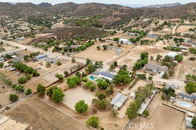 Detail Gallery Image 9 of 66 For 33314 Pewter Rd, Agua Dulce,  CA 91390 - 4 Beds | 2 Baths
