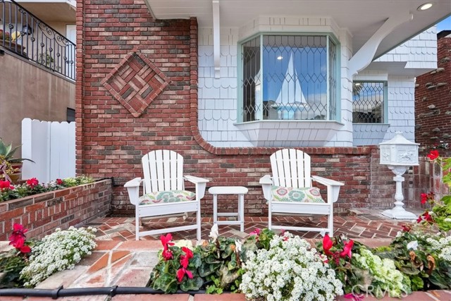 Detail Gallery Image 17 of 18 For 211 Pearl Ave, Newport Beach,  CA 92662 - 3 Beds | 2/1 Baths