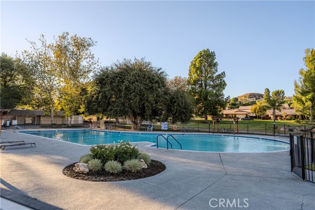 Detail Gallery Image 46 of 50 For 19204 Avenue of the Oaks #E,  Newhall,  CA 91321 - 2 Beds | 2 Baths