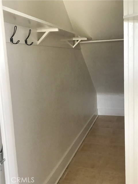 254 E Glenarm Street, Pasadena CA: https://media.crmls.org/medias/28e5b9cc-9cb2-4018-835e-e173840f4c3c.jpg