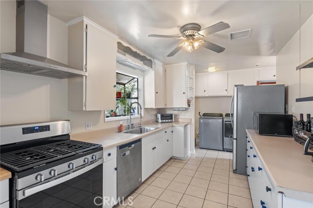 5353 W 121st Street, Hawthorne CA: https://media.crmls.org/medias/28e5d629-a84f-45a8-be61-90636e8aebb8.jpg