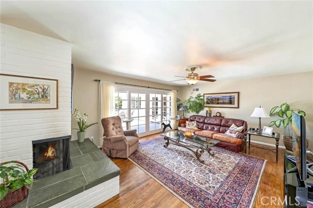 117 Catherine Park Drive, Glendora CA: https://media.crmls.org/medias/28e6b61b-6595-4838-8d73-45cc1523fe50.jpg
