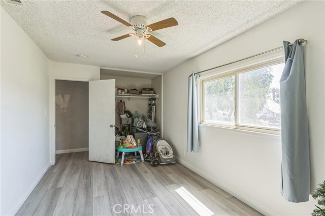 418 N Berlyn Avenue, Ontario CA: https://media.crmls.org/medias/28e6e310-b56e-44ad-a7a3-095f586cefa1.jpg