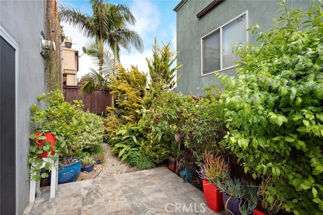 1124 8th Street, Hermosa Beach, California 90254, 5 Bedrooms Bedrooms, ,3 BathroomsBathrooms,Residential,Sold,8th,SB17101831