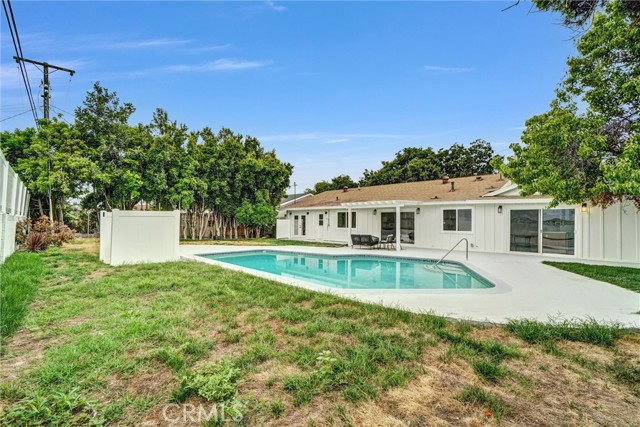 2842 E Virginia Avenue, Anaheim CA: https://media.crmls.org/medias/28e7b1ad-4824-4103-ac6b-6ccd4f948ef0.jpg