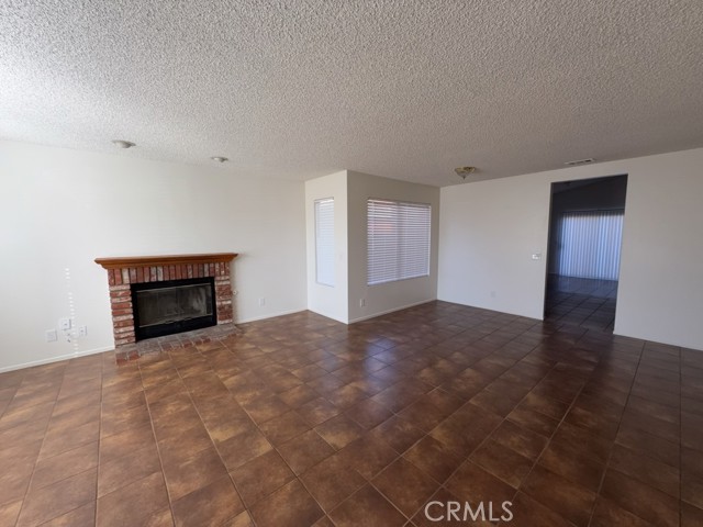 Detail Gallery Image 7 of 27 For 13624 Copperstone Dr, Victorville,  CA 92392 - 3 Beds | 2 Baths