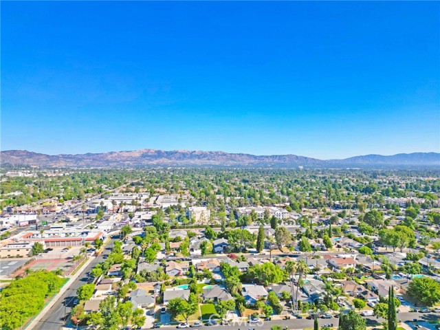 Detail Gallery Image 2 of 38 For 20807 Vose St, Winnetka,  CA 91306 - 3 Beds | 2/1 Baths