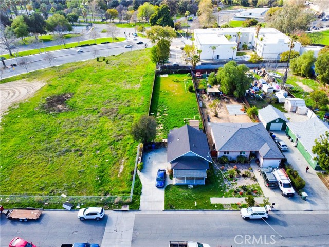 2493 Northbend Street, Riverside CA: https://media.crmls.org/medias/28ea74b0-783d-460e-9ff5-a2e4a377ef83.jpg