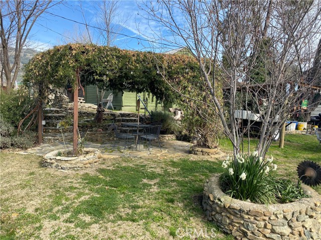 6065 State Highway 49 N, Mariposa CA: https://media.crmls.org/medias/28ea8ed8-77d2-43f9-a604-513105981abd.jpg