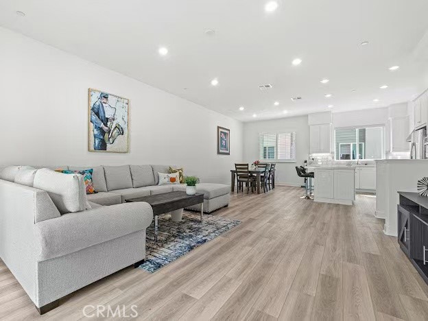 Detail Gallery Image 14 of 47 For 352 Tank, Irvine,  CA 92618 - 3 Beds | 3/1 Baths