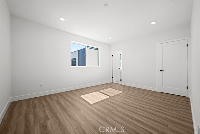 Detail Gallery Image 24 of 35 For 6700 Kester Ave, Van Nuys,  CA 91405 - 5 Beds | 4 Baths