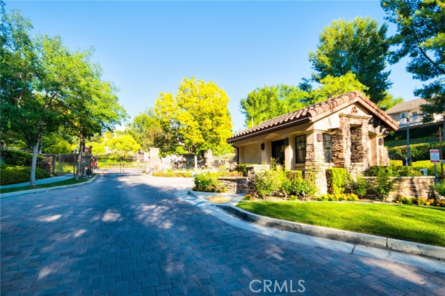 Detail Gallery Image 2 of 3 For 2951 Hawks Pointe Ct, Fullerton,  CA 92833 - 4 Beds | 4 Baths