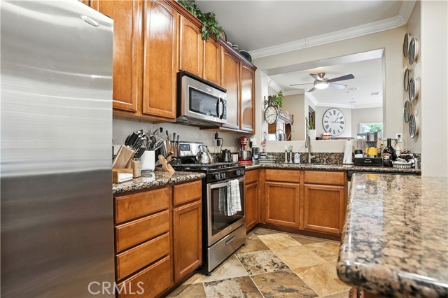 Detail Gallery Image 5 of 38 For 15636 Vista Way #104,  Lake Elsinore,  CA 92532 - 3 Beds | 2/1 Baths