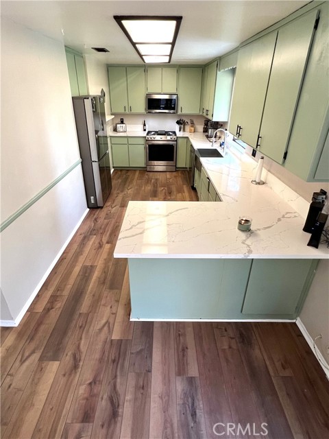 24792 Bernard Drive, Crestline CA: https://media.crmls.org/medias/28ec7ac8-c2fd-48fb-af67-27c444d2d1af.jpg