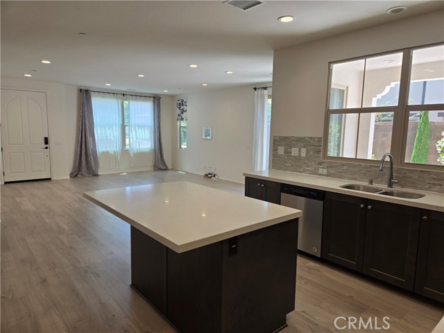 Detail Gallery Image 8 of 30 For 93 Henson, Irvine,  CA 92620 - 4 Beds | 3 Baths