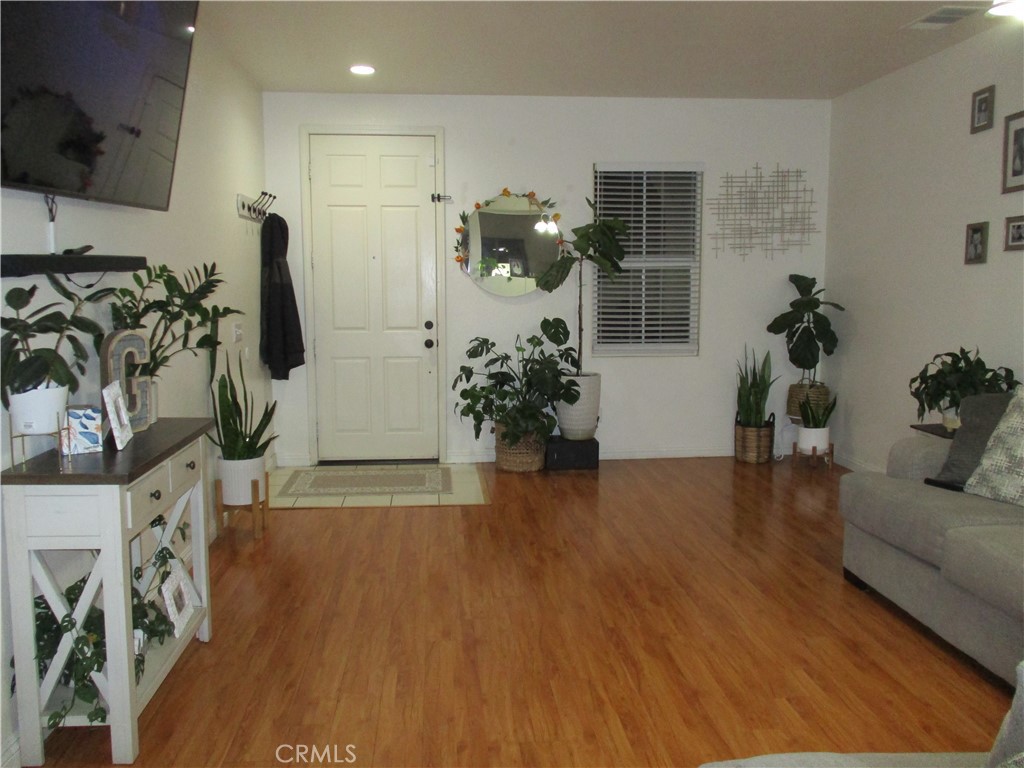 13201 La Crescenta Avenue, Hesperia, CA 92344