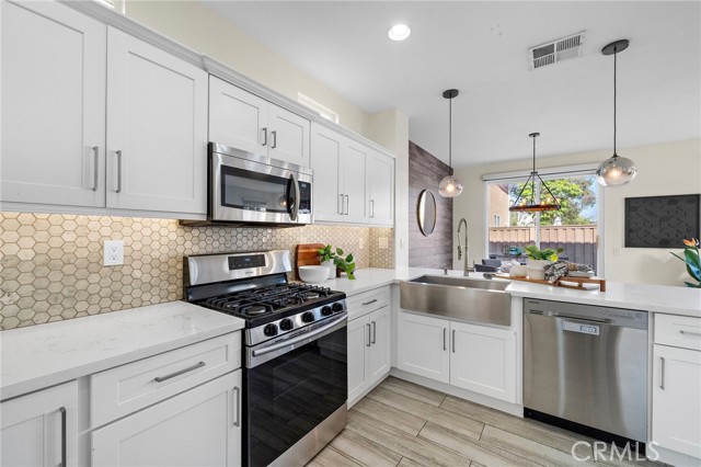 Detail Gallery Image 11 of 32 For 2852 N Santa Fe Pl, Orange,  CA 92865 - 3 Beds | 2/1 Baths