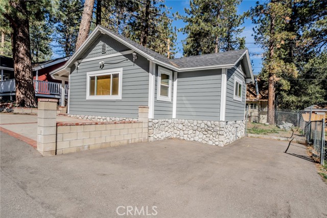 Detail Gallery Image 4 of 39 For 1724 Thrush, Wrightwood,  CA 92397 - 1 Beds | 1 Baths