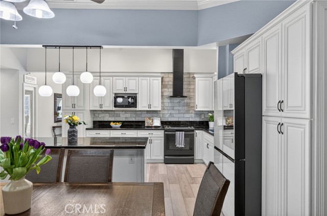 Detail Gallery Image 7 of 57 For 908 W Linden St., Ontario,  CA 91762 - 6 Beds | 3 Baths